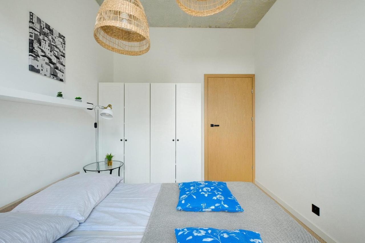 Apartamenty Patriotow 303 Warszawa Exteriör bild